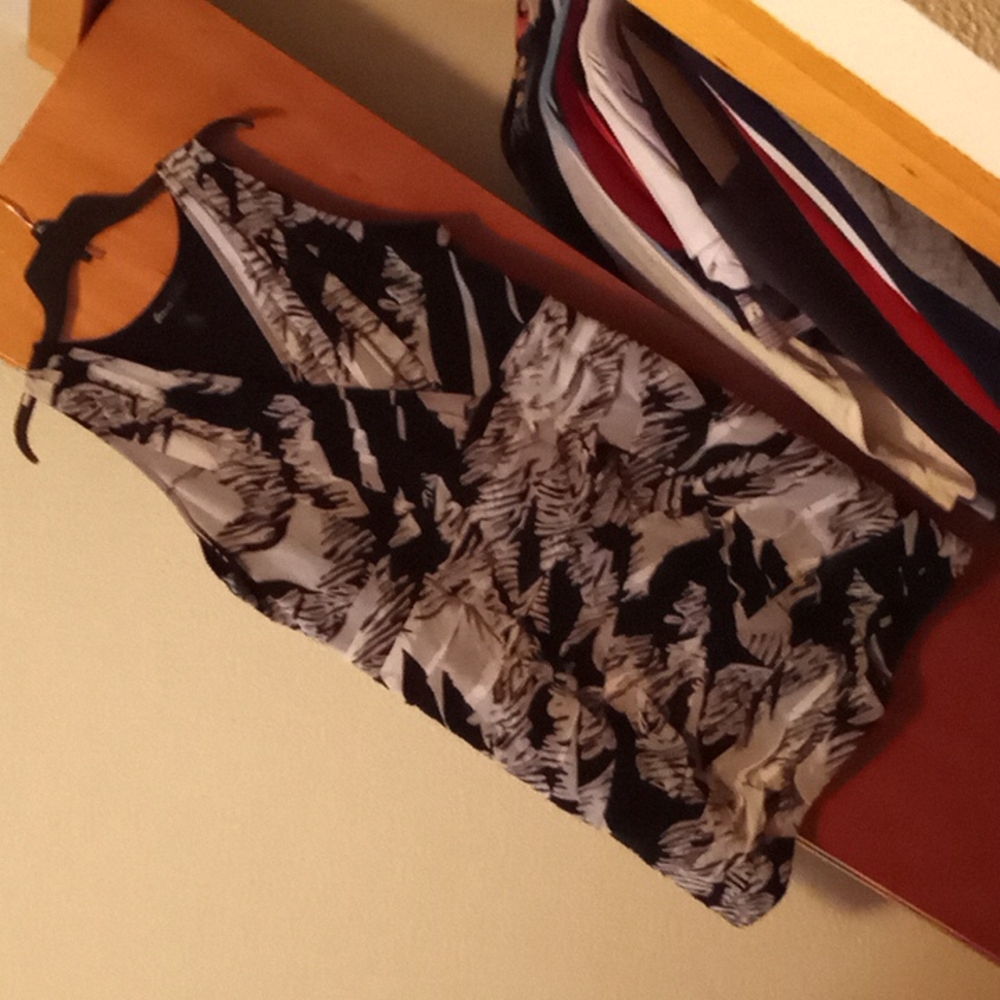 Dress - Picture 2 of 4